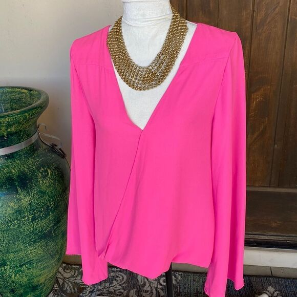 Hot pink v neck flowing sleeves top size lrg by olivaceous - Picture 1 of 12